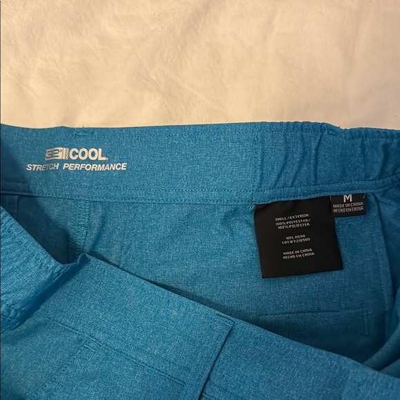 32 Degrees Turquoise Golf Shorts - Picture 2 of 3